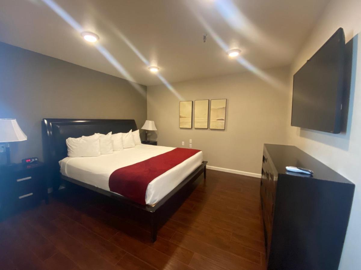 Redac Gateway Hotel Торънс Екстериор снимка