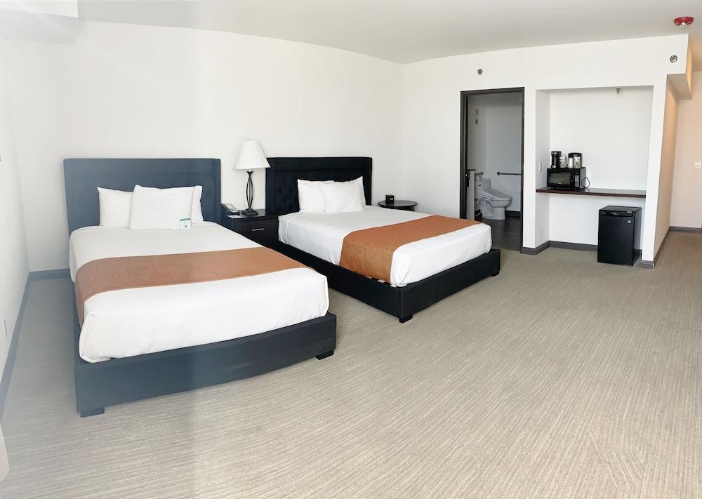 Redac Gateway Hotel Торънс Екстериор снимка