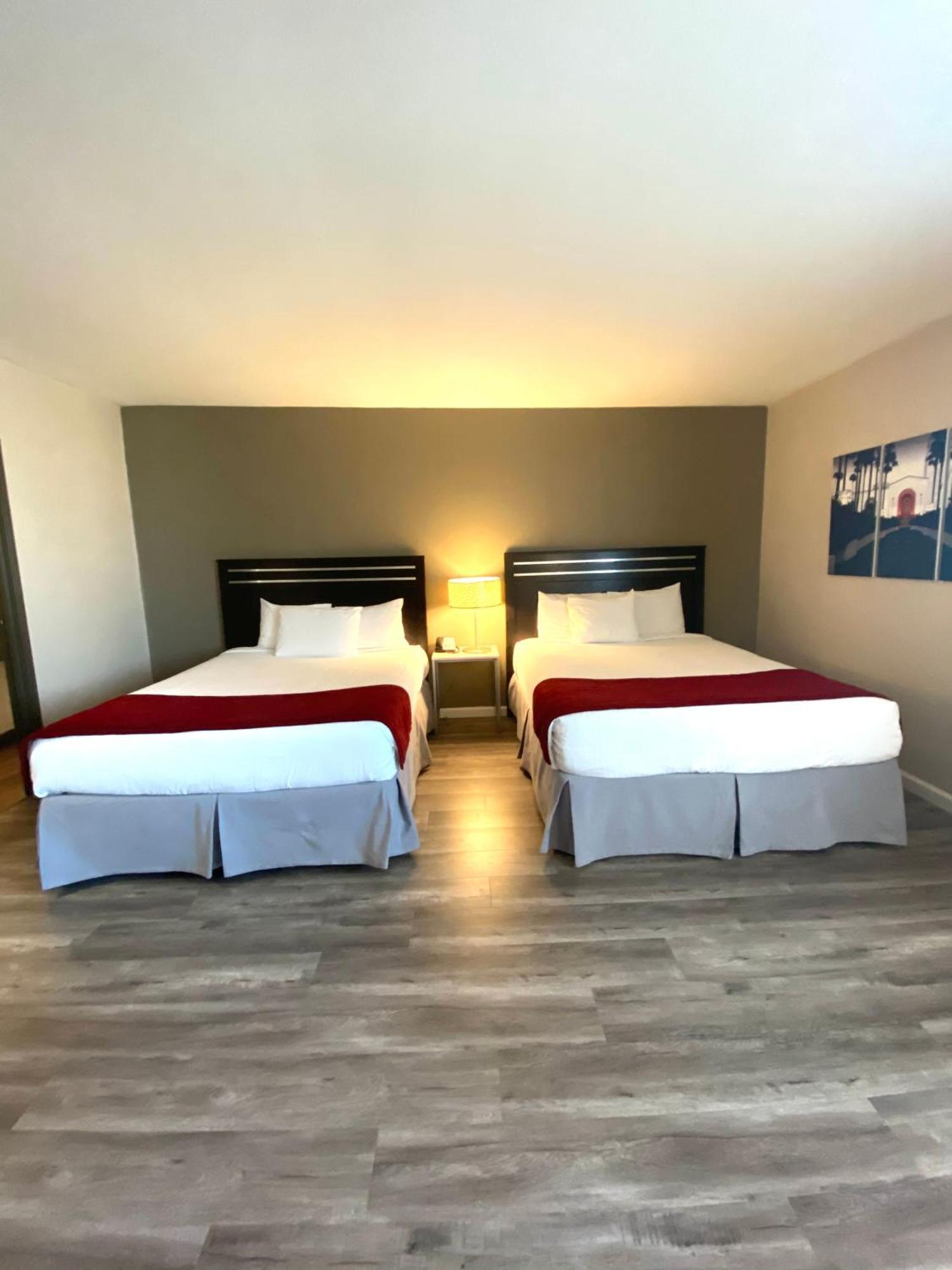 Redac Gateway Hotel Торънс Стая снимка