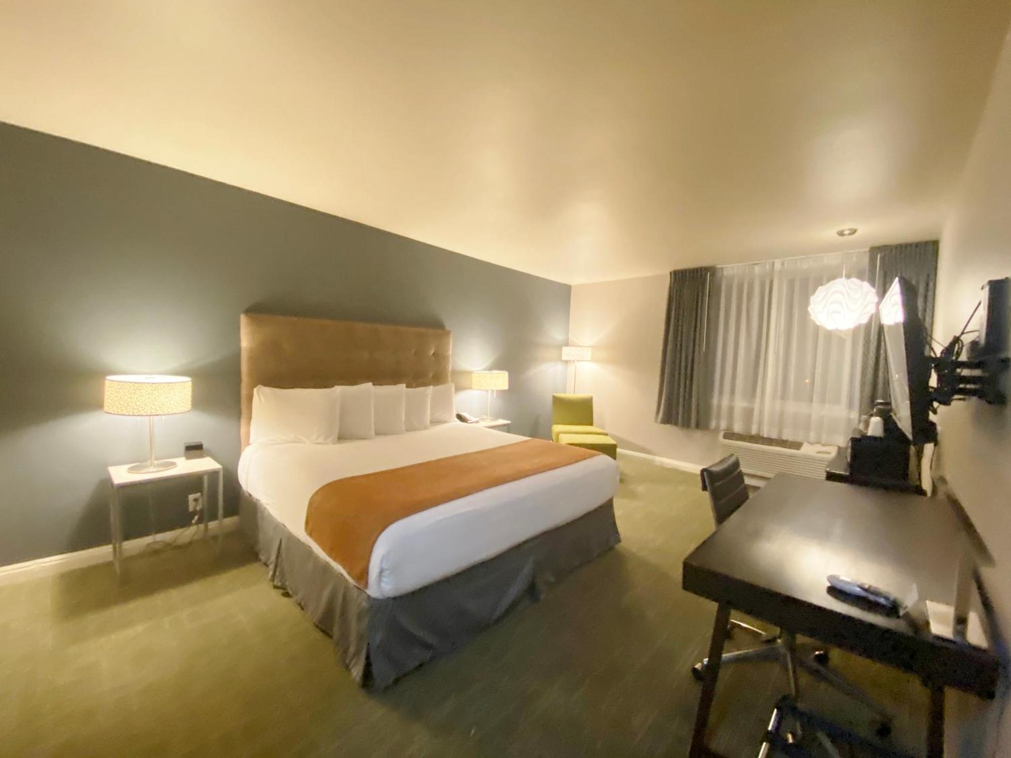 Redac Gateway Hotel Торънс Стая снимка